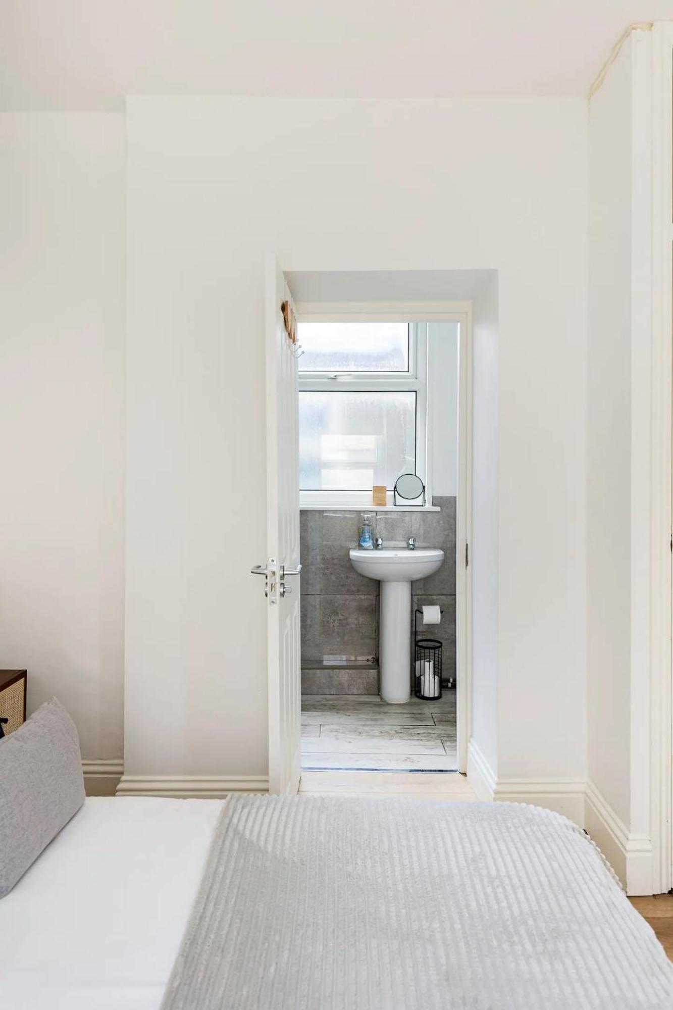 Stylish One Bedroom Apartment In Greater London Eksteriør bilde